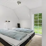 4 Bedroom In *