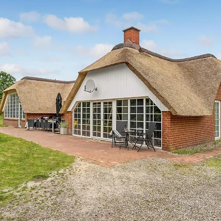 4 Bedroom In Ulfborg Ohuse