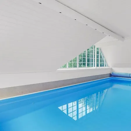 Σπίτι διακοπών 4 Bedroom In *
