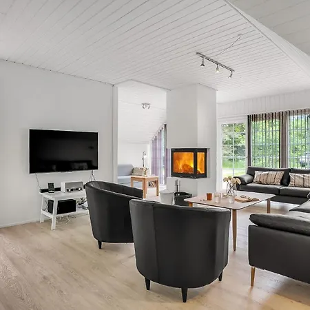 Σπίτι διακοπών 4 Bedroom In *