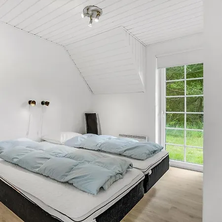 4 Bedroom In *